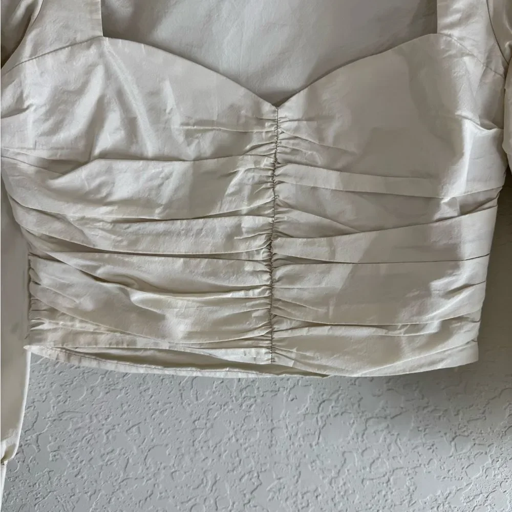 Aritzia Sunday Best Cream Giselle Petal Cropped Top Size 4 - Picture 5 of 13